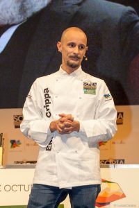 Enrico Crippa, tres Estrellas Michelín en su restaurante Piazza Duomo en Alba (Italia)